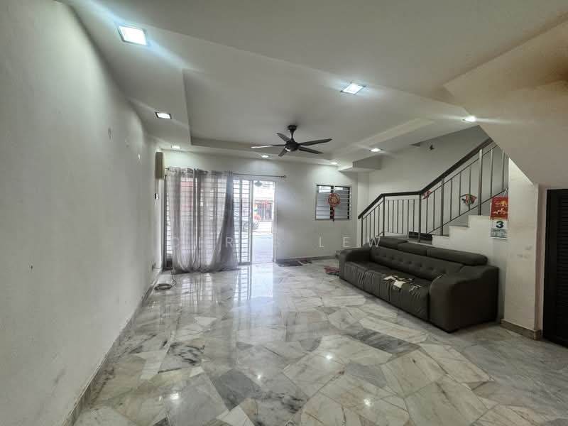 2-storey Terraced House for Sale in Sri Petaling (Kuala Lumpur) - CHRIS LEW - Living Room - PropertyGuru.com.my