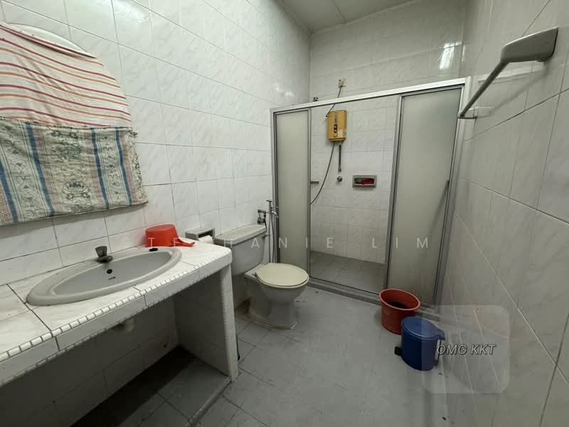 Rumah Teres 2-Tingkat untuk Dijual di Taman Eng Ann (Klang) - Stephanie Lim - Bathroom - PropertyGuru.com.my