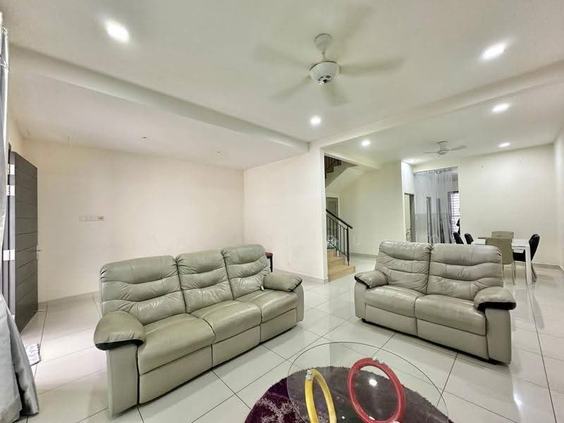 2-storey Terraced House for Sale in Alam Impian (Shah Alam) - Salawati Busro - Living Room - PropertyGuru.com.my