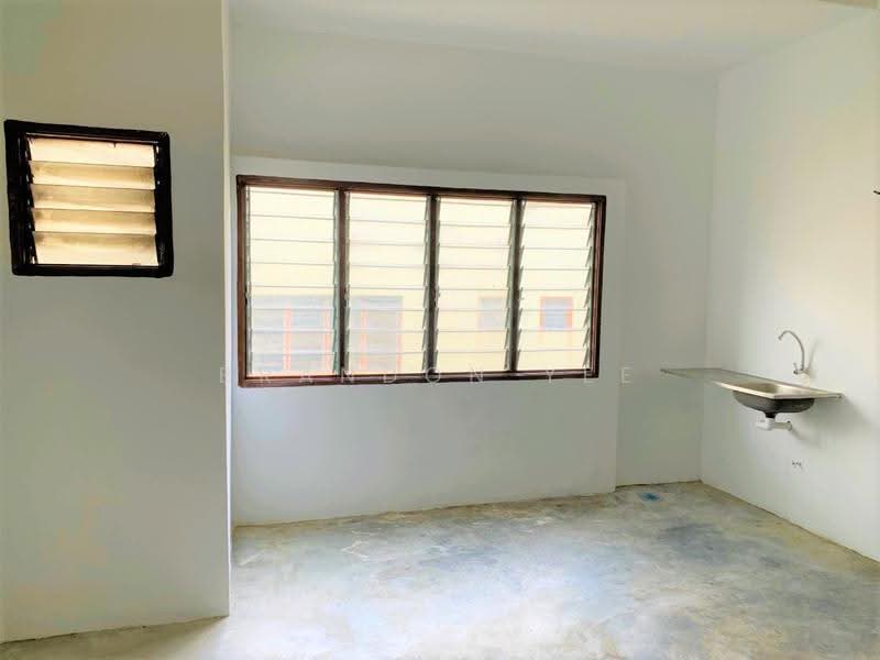 Kedai untuk Dijual di Taman Equine (Seri Kembangan) - Brandon Yee - Interior - PropertyGuru.com.my
