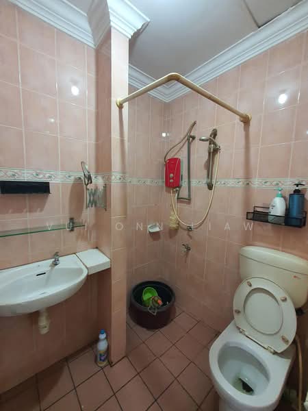 Rumah Teres 2-Tingkat untuk Disewa di Kota Kinabalu (Sabah) - Vui Onn Liaw - Bathroom - PropertyGuru.com.my