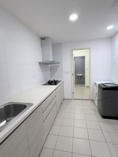 Kondominium untuk Dijual di Windows on The Park - Kelton Seet - Kitchen - PropertyGuru.com.my