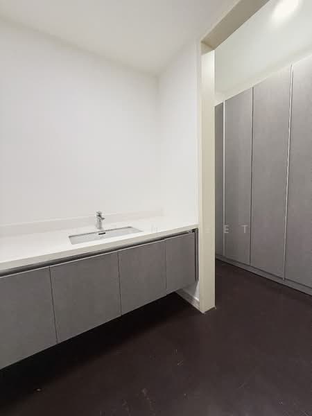 Kondominium untuk Dijual di Windows on The Park - Kelton Seet - Bathroom - PropertyGuru.com.my