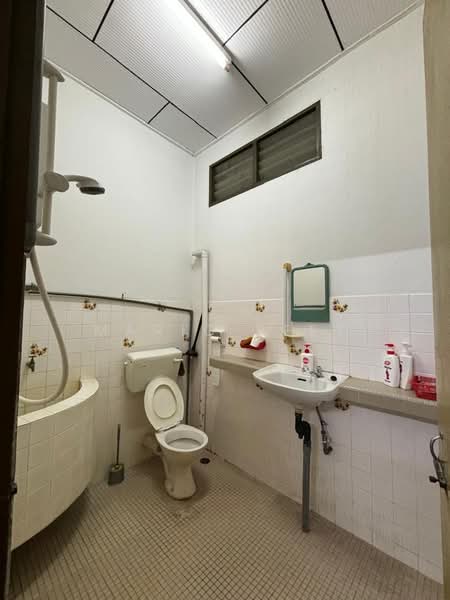 Rumah Teres 2-Tingkat untuk Dijual di Taman Kesidang Seksyen 3 (Melaka City) - Mario Seet - Bathroom - PropertyGuru.com.my