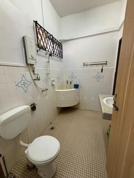Rumah Teres 2-Tingkat untuk Dijual di Taman Kesidang Seksyen 3 (Melaka City) - Mario Seet - Bathroom - PropertyGuru.com.my