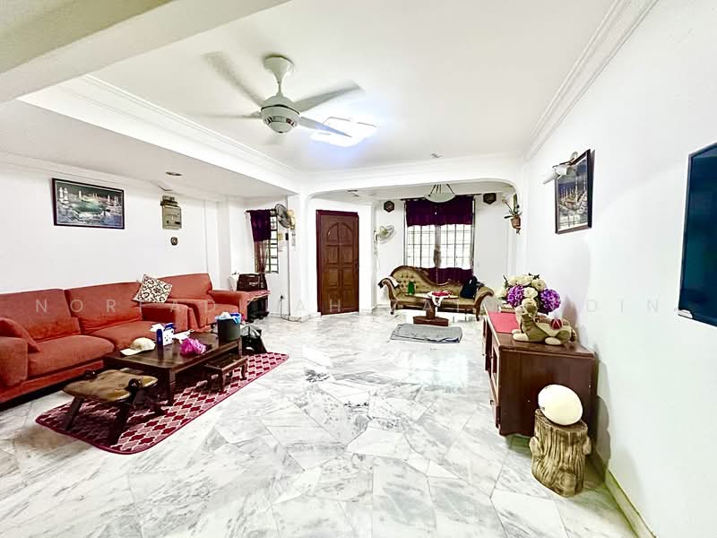 Rumah Teres untuk Dijual di Taman Samudra Teres (Batu Caves) - NORFADILAH ZAINUDDIN - Living Room - PropertyGuru.com.my