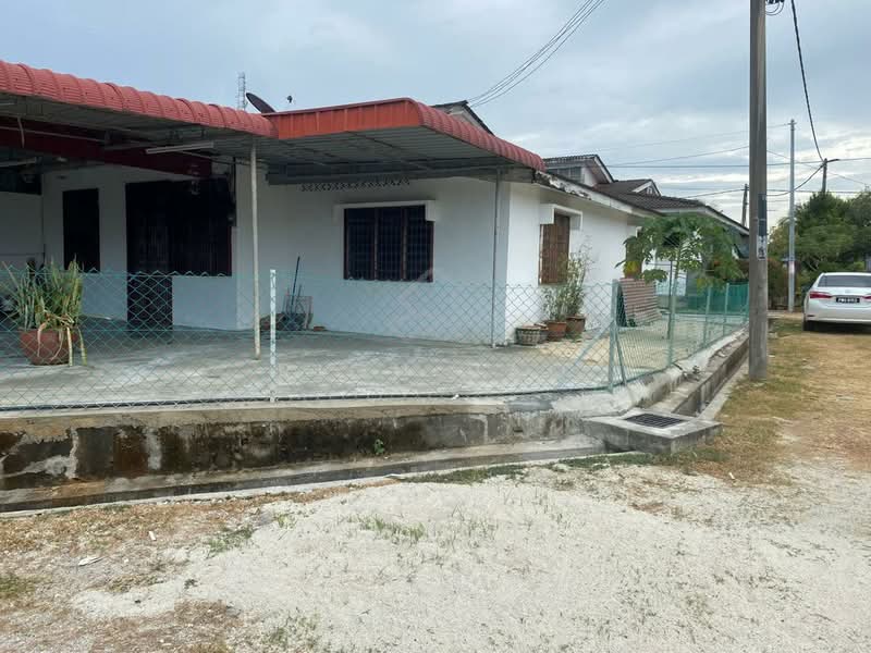 1-storey Terraced House for Sale in Taman Desa Aman (Sungai Lalang) - Rich Rao - Exterior - PropertyGuru.com.my