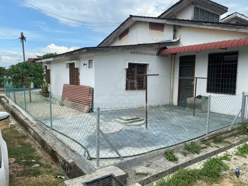 1-storey Terraced House for Sale in Taman Desa Aman (Sungai Lalang) - Rich Rao - Exterior - PropertyGuru.com.my