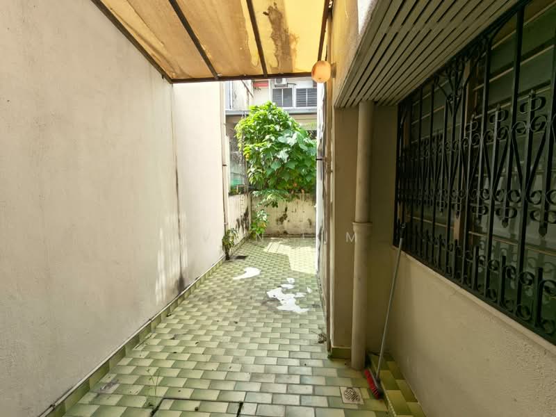 Rumah Teres 2-Tingkat untuk Dijual di Taman Desa (Kuala Lumpur) - Ivan Lim - Exterior - PropertyGuru.com.my