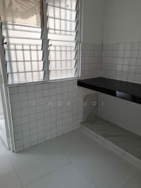 Rumah Flat untuk Dijual di Flat Taman Melati Blok E - Linda Ooi - Kitchen - PropertyGuru.com.my