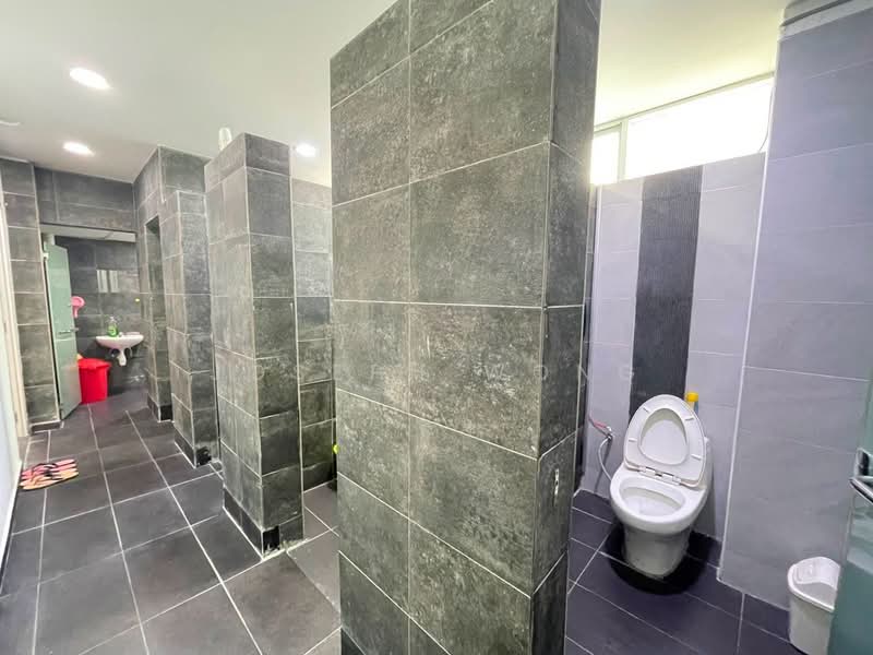 Kedai untuk Disewa di Taman Molek (Johor Bahru) - Joseph Wong - Bathroom - PropertyGuru.com.my