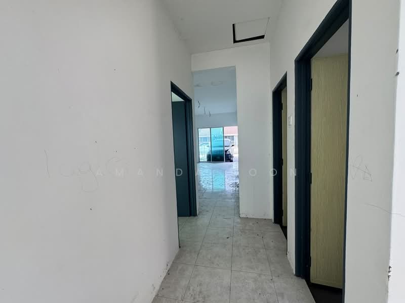 2.5-storey Terraced House for Sale in Johor Bahru (Johor) - Amanda Voon - Corridor - PropertyGuru.com.my