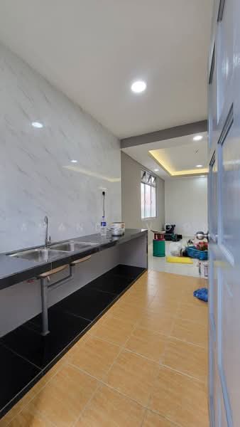 2.5-storey Terraced House for Sale in Johor Bahru (Johor) - Amanda Voon - Kitchen - PropertyGuru.com.my