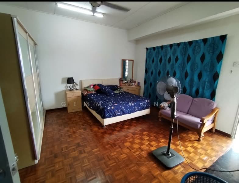 2-storey Terraced House for Sale in Taman Bukit Kempas (Tampoi) - Gemma Wong - Bedroom - PropertyGuru.com.my