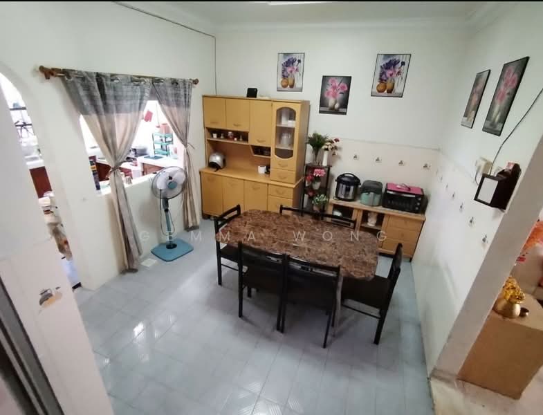 2-storey Terraced House for Sale in Taman Bukit Kempas (Tampoi) - Gemma Wong - Dining Room - PropertyGuru.com.my