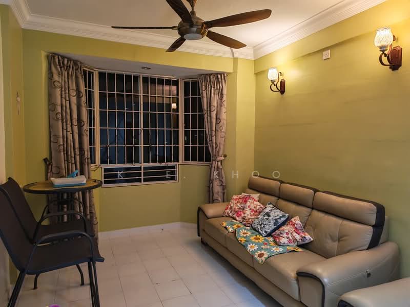 Pangsapuri untuk Dijual di Kingfisher Series - K. E. Khoo - Living Room - PropertyGuru.com.my