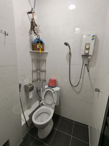Pangsapuri untuk Dijual di Kingfisher Series - K. E. Khoo - Bathroom - PropertyGuru.com.my
