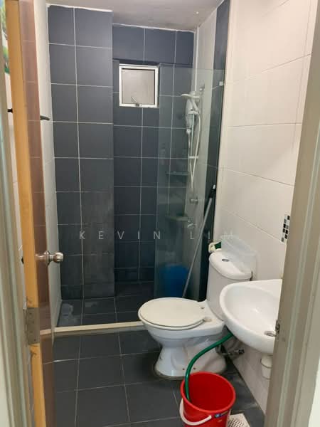 Pangsapuri untuk Disewa di Zennith Suites (Pangsapuri Kebun Teh) - Kevin Lim - Bathroom - PropertyGuru.com.my