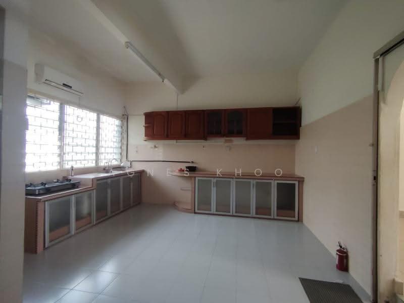Rumah Teres 2-Tingkat untuk Disewa di Taman Lumba Kuda (Ayer Itam) - Agnes Khoo - Kitchen - PropertyGuru.com.my