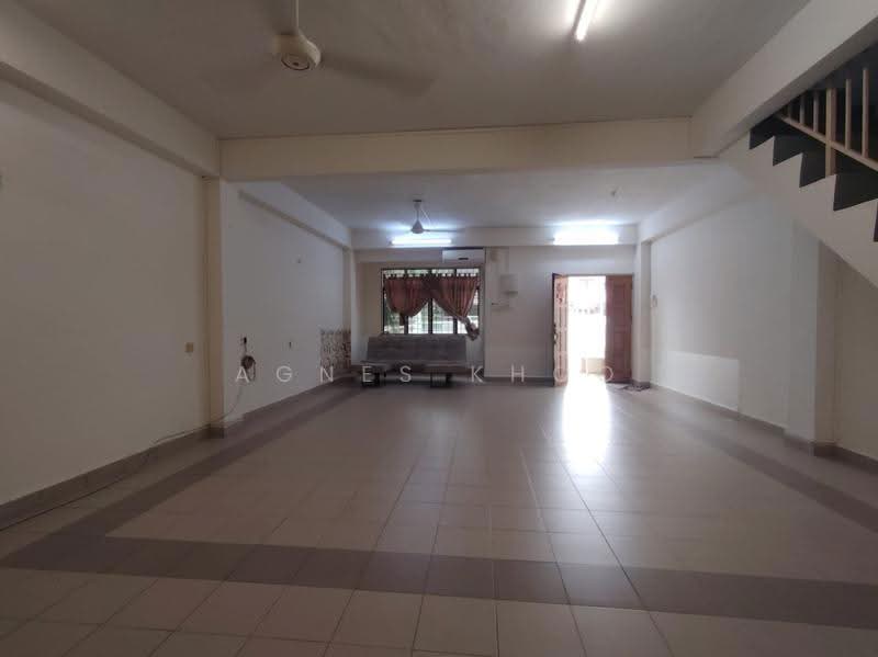 Rumah Teres 2-Tingkat untuk Disewa di Taman Lumba Kuda (Ayer Itam) - Agnes Khoo - Living Room - PropertyGuru.com.my