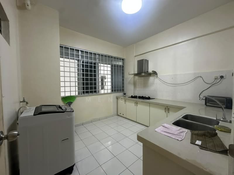 Condominium for Rent at Putra Place Condominium - Meng . - Kitchen - PropertyGuru.com.my