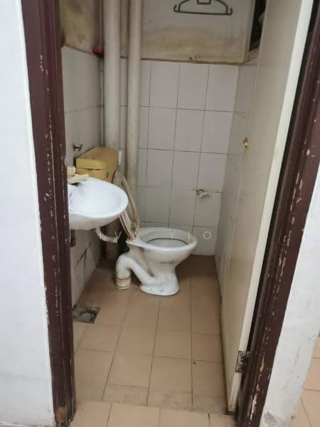 Flat for Sale at Seri Emas - Ivy Yio - Bathroom - PropertyGuru.com.my