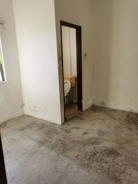 Flat for Sale at Seri Emas - Ivy Yio - Bathroom - PropertyGuru.com.my