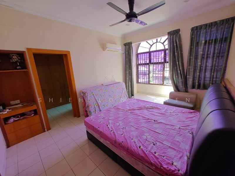 Rumah Teres 2-Tingkat untuk Dijual di Taman Desa Cemerlang (Ulu Tiram) - Shieh Long Chen - Bedroom - PropertyGuru.com.my