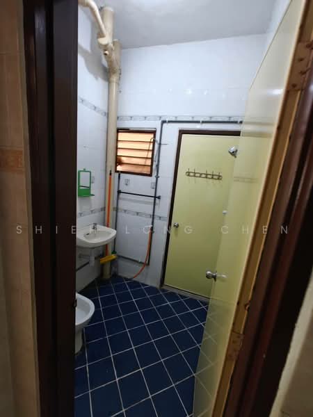 Rumah Teres 2-Tingkat untuk Dijual di Taman Desa Cemerlang (Ulu Tiram) - Shieh Long Chen - Bathroom - PropertyGuru.com.my