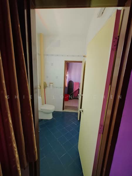 Rumah Teres 2-Tingkat untuk Dijual di Taman Desa Cemerlang (Ulu Tiram) - Shieh Long Chen - Bathroom - PropertyGuru.com.my