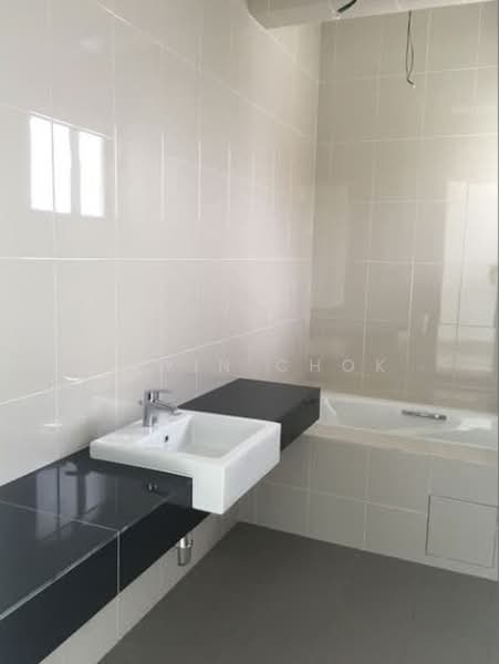 Rumah Berkembar untuk Dijual di Setia Utama (Setia Alam) - Elwin Chok - Bathroom - PropertyGuru.com.my