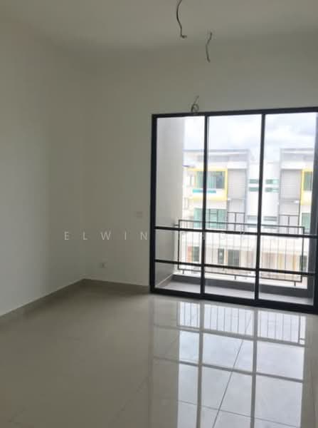 Rumah Berkembar untuk Dijual di Setia Utama (Setia Alam) - Elwin Chok - Balcony - PropertyGuru.com.my