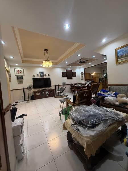 2-storey Terraced House for Sale in Taman Pelangi Indah (Ulu Tiram) - James Yap - Living Room - PropertyGuru.com.my