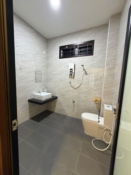 Rumah Teres 2-Tingkat untuk Disewa di Skudai (Johor) - Jessica Boey - Bathroom - PropertyGuru.com.my