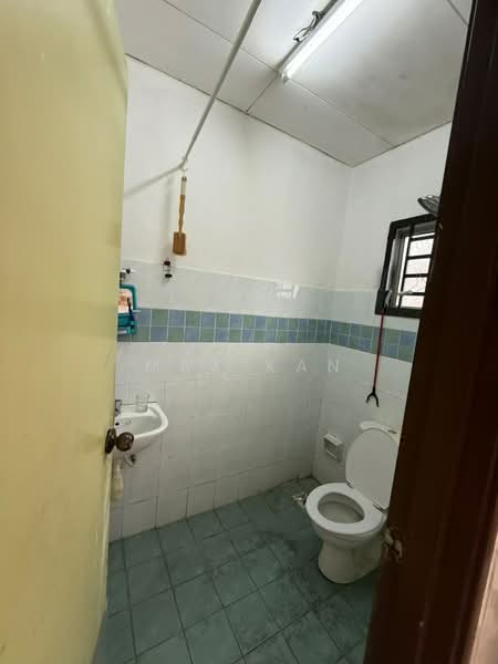 2-storey Terraced House for Sale in Taman Ehsan Jaya (Ulu Tiram) - Max Kan - Bathroom - PropertyGuru.com.my