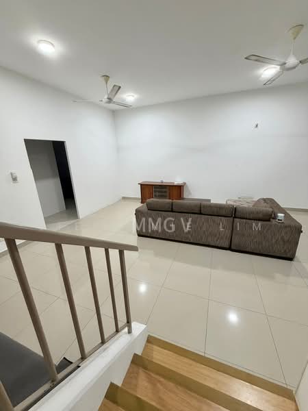 Rumah Teres 2-Tingkat untuk Disewa di Kota Bayuemas (Klang) - Stephanie Lim - Living Room - PropertyGuru.com.my