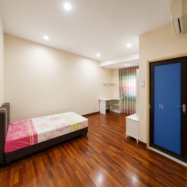 Rumah Berkembar untuk Dijual di Bandar Putra Permai (Seri Kembangan) - Kho Chng Guan - Bedroom - PropertyGuru.com.my