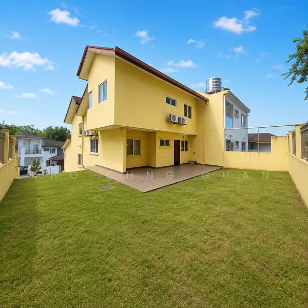 Rumah Berkembar untuk Dijual di Bandar Putra Permai (Seri Kembangan) - Kho Chng Guan - Exterior - PropertyGuru.com.my