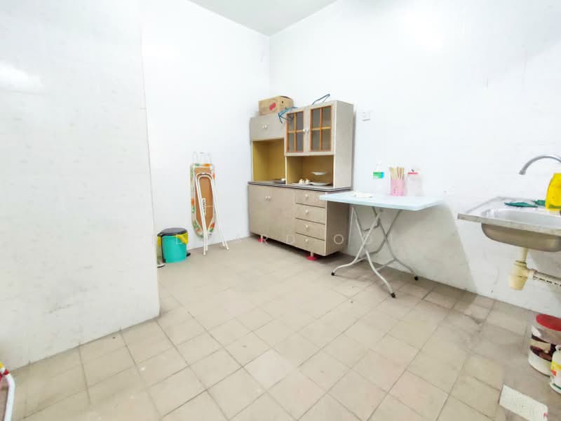 Rumah Teres 2-Tingkat untuk Dijual di Taman Bukit Belimbing (Balakong) - Edward Ooi - Kitchen - PropertyGuru.com.my