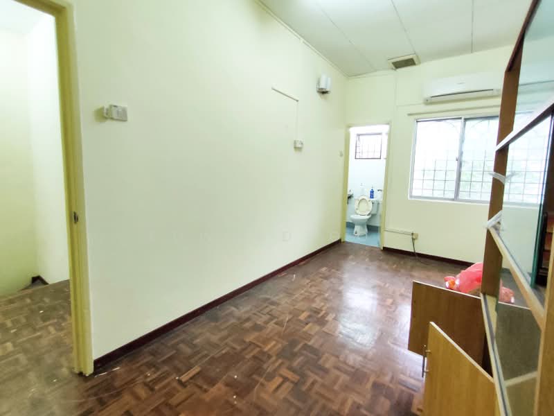 Rumah Teres 2-Tingkat untuk Dijual di Taman Bukit Belimbing (Balakong) - Edward Ooi - Bathroom - PropertyGuru.com.my