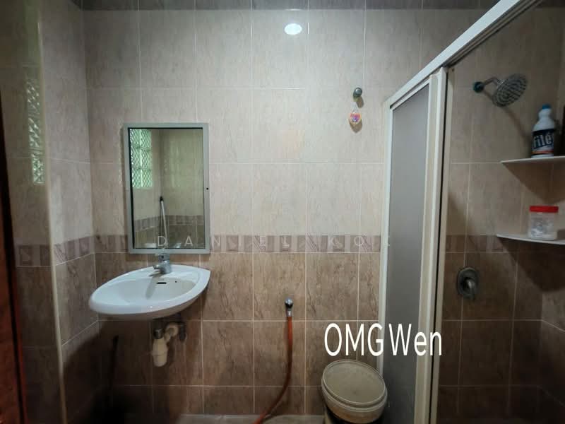 Rumah Berkembar untuk Dijual di Mutiara Bukit Raja (Kapar) - Daniel Kok - Bathroom - PropertyGuru.com.my