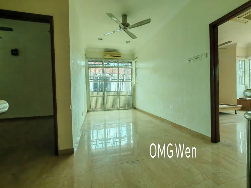Rumah Berkembar untuk Dijual di Mutiara Bukit Raja (Kapar) - Daniel Kok - Living Room - PropertyGuru.com.my