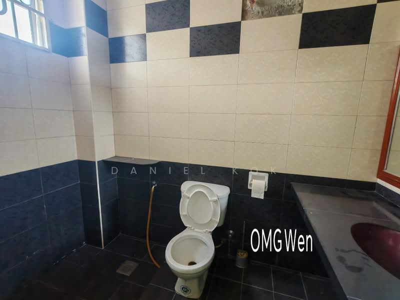Rumah Berkembar untuk Dijual di Mutiara Bukit Raja (Kapar) - Daniel Kok - Bathroom - PropertyGuru.com.my