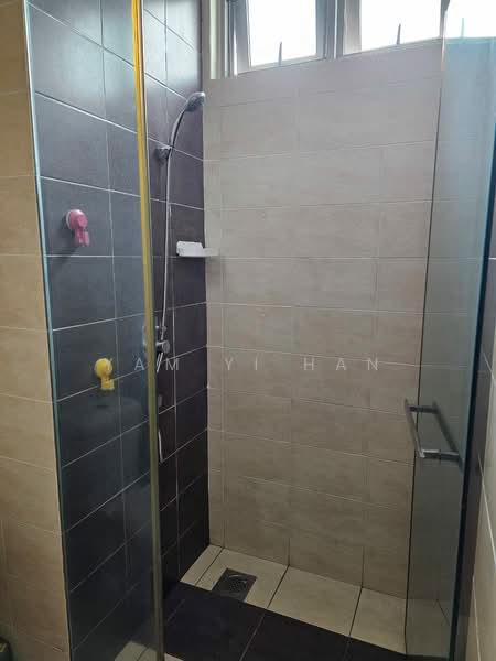 Condominium for Rent at Shaftsbury Residence - Yam Yi Han - Bathroom - PropertyGuru.com.my