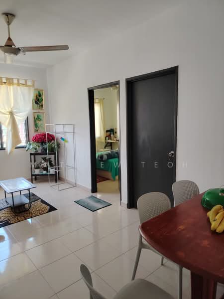Flat for Sale at Pangsapuri Berembang Indah - Matthew Teoh - Living Room - PropertyGuru.com.my
