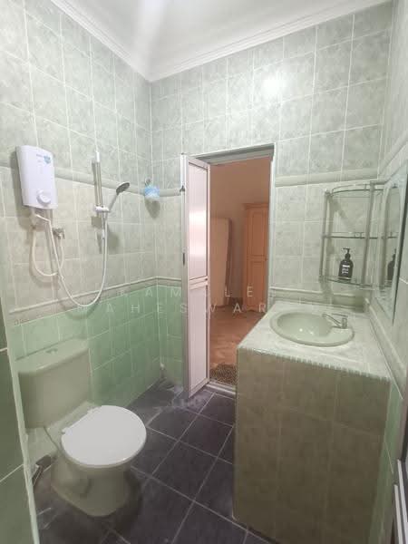 Rumah Berkembar untuk Dijual di Batu 9 (Cheras) - Kamales Maheswaran - Bathroom - PropertyGuru.com.my