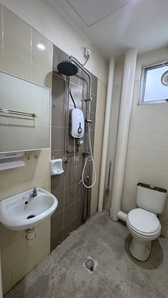 Apartment for Sale at Idaman Lavender 3 - Meng . - Bathroom - PropertyGuru.com.my