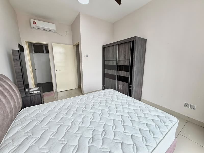 Kediaman Servis untuk Dijual di Twin Danga Residence - Larry Ng - Bedroom - PropertyGuru.com.my