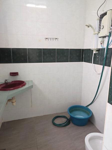 Rumah Teres 2-Tingkat untuk Dijual di Taman Desa Cemerlang (Ulu Tiram) - Irwyn Ng - Bathroom - PropertyGuru.com.my