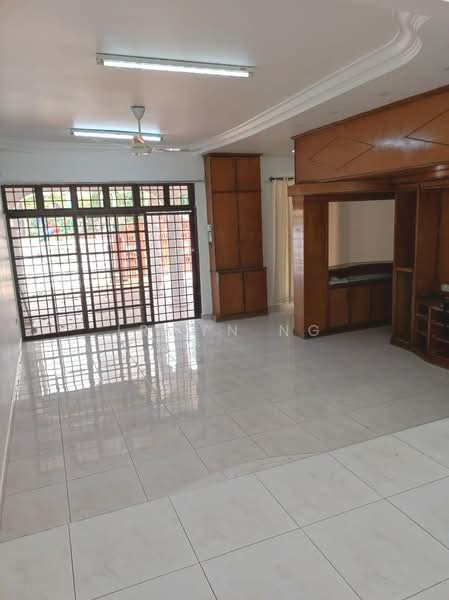 Rumah Teres 2-Tingkat untuk Dijual di Taman Desa Cemerlang (Ulu Tiram) - Irwyn Ng - Living Room - PropertyGuru.com.my